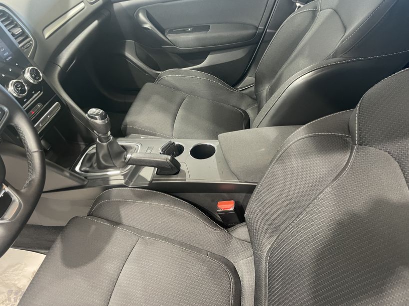 RENAULT MEGANE IV BERLINE 2022 - Photo n°25