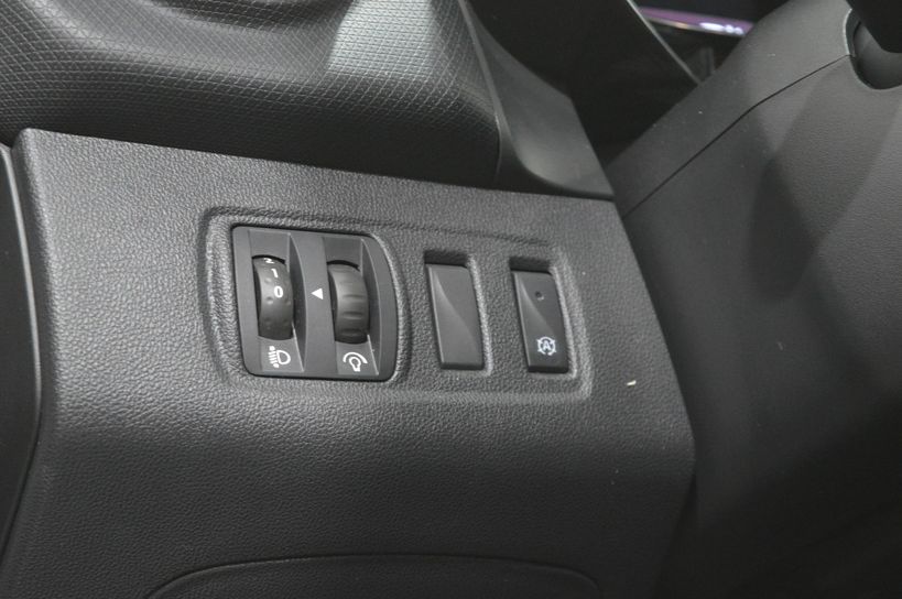 RENAULT CLIO IV 2018 - Photo n°10