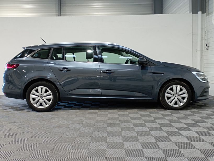 RENAULT MEGANE IV ESTATE 2022 - Photo n°9