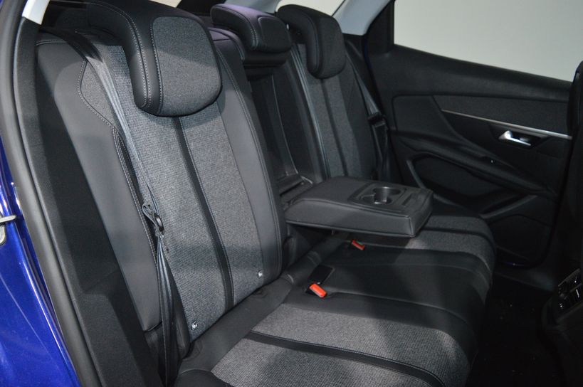 PEUGEOT 3008 2019 - Photo n°9