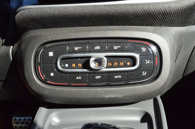 SMART FORTWO COUPE 2017 - Photo n°12