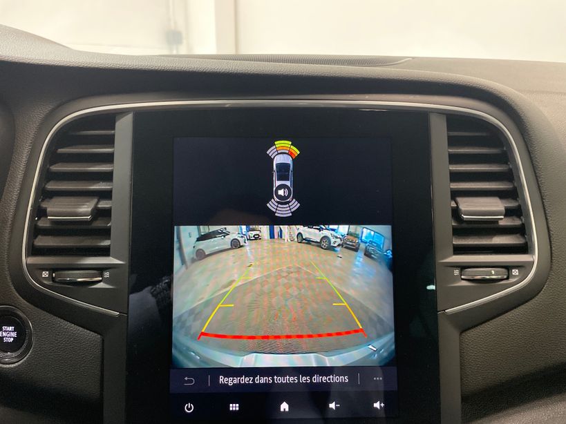 RENAULT MEGANE IV BERLINE 2023 - Photo n°13