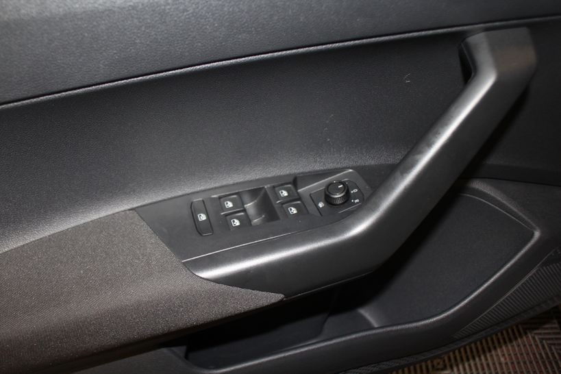 VOLKSWAGEN POLO 2019 - Photo n°11