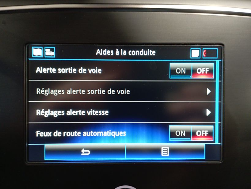 RENAULT MEGANE IV BERLINE BUSINESS 2019 - Photo n°18