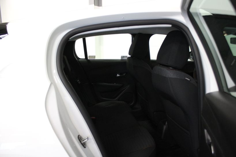 PEUGEOT 208 2022 - Photo n°7
