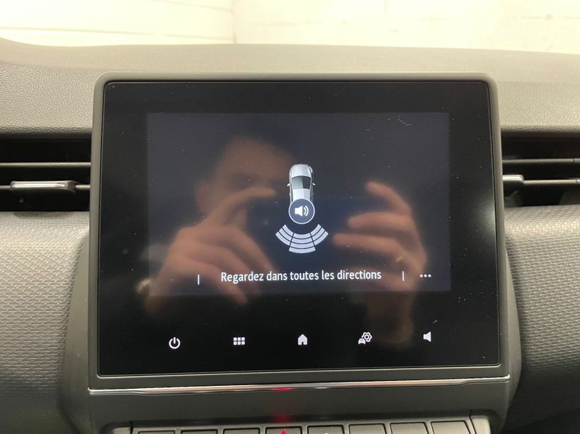 RENAULT CLIO V 2021 - Photo n°25