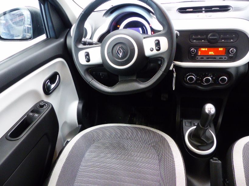 RENAULT TWINGO III 2017 - Photo n°8
