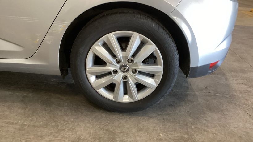 RENAULT MEGANE IV BERLINE 2021 - Photo n°14