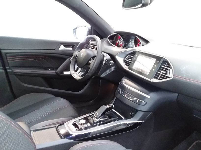 PEUGEOT 308 2019 - Photo n°5