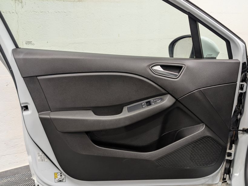 RENAULT CLIO V 2021 - Photo n°11