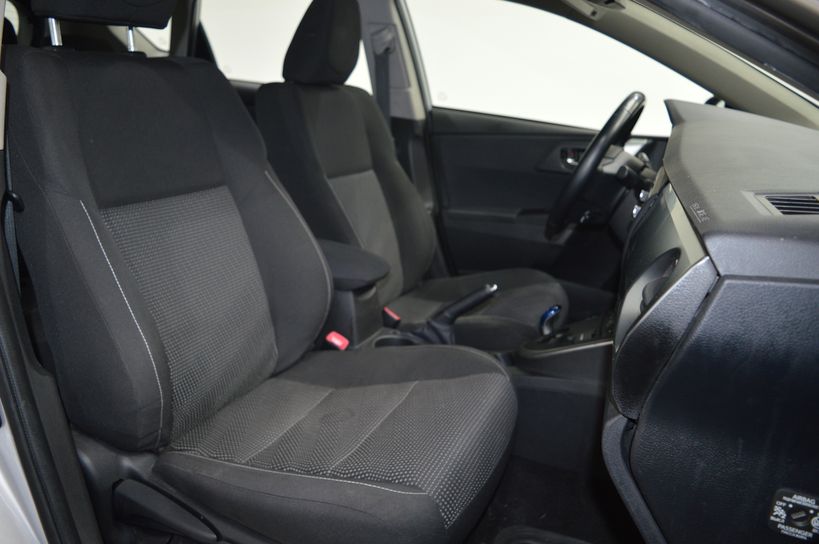 TOYOTA AURIS BUSINESS 2014 - Photo n°10