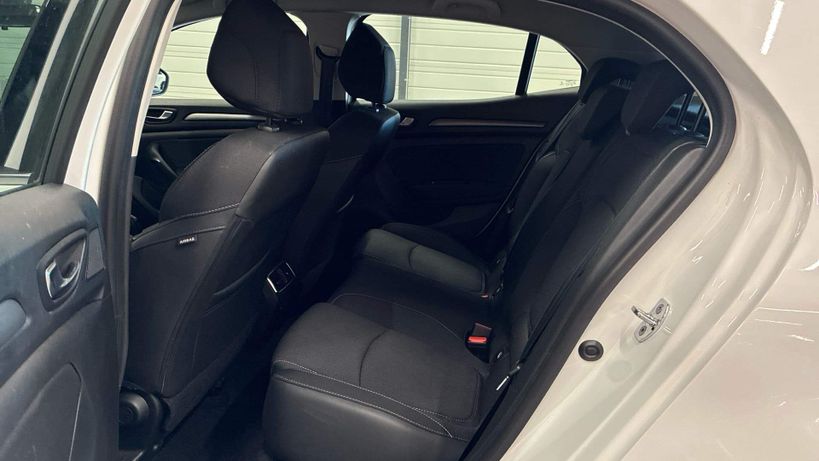 RENAULT MEGANE IV BERLINE 2020 - Photo n°14