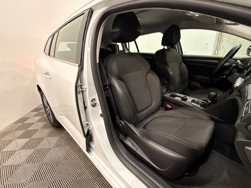 RENAULT MEGANE IV ESTATE 2022 - Photo n°43