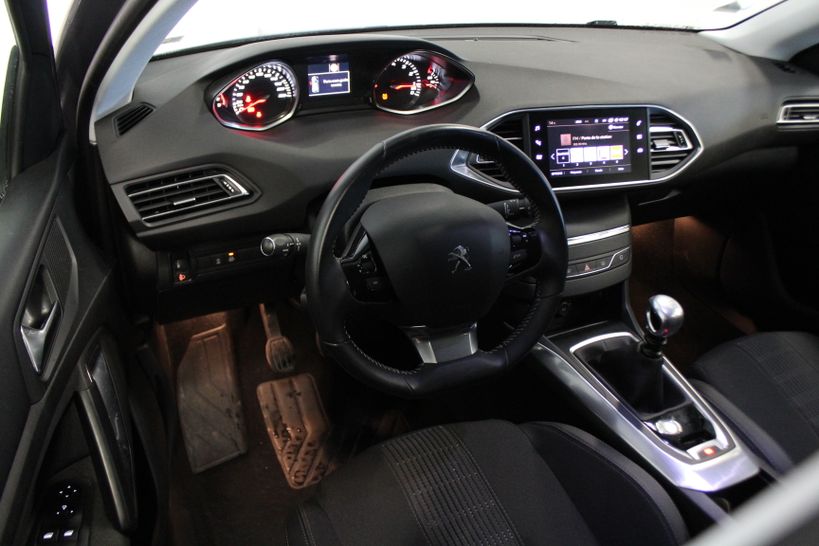 PEUGEOT 308 2019 - Photo n°10