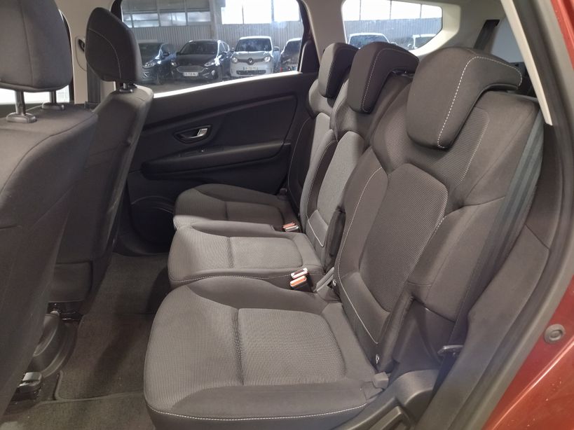 RENAULT GRAND SCENIC IV 2019 - Photo n°18