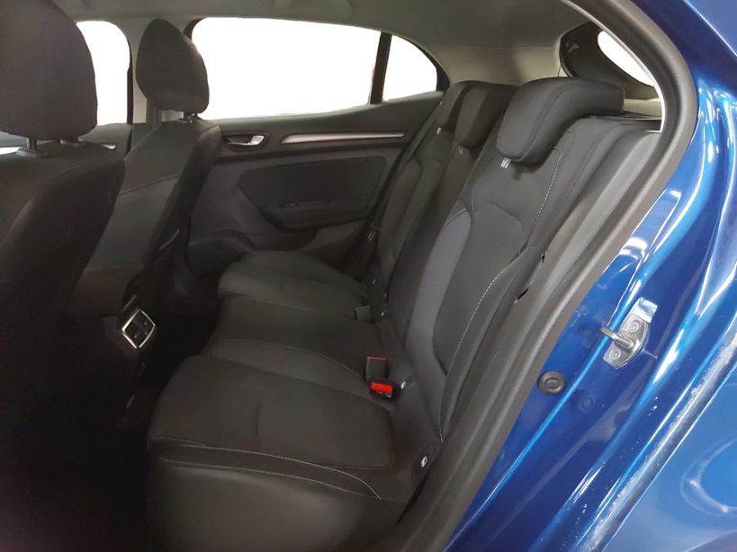 RENAULT MEGANE IV BERLINE 2023 - Photo n°10