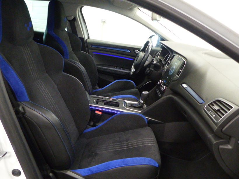 RENAULT MEGANE IV ESTATE 2017 - Photo n°6