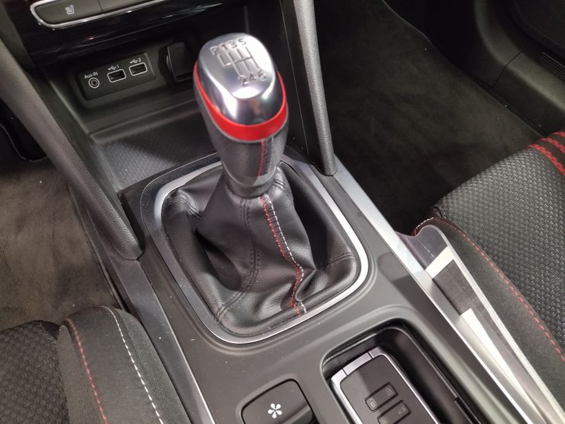 RENAULT MEGANE IV BERLINE 2021 - Photo n°13