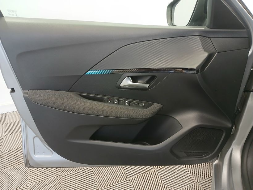 PEUGEOT 208 2023 - Photo n°8
