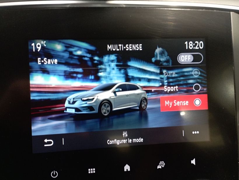 RENAULT MEGANE IV BERLINE 2021 - Photo n°22