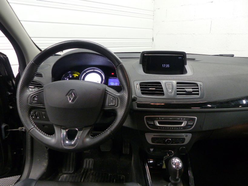RENAULT MEGANE III ESTATE 2015 - Photo n°18