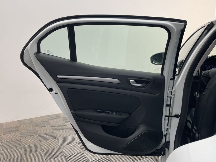 RENAULT MEGANE IV BERLINE 2021 - Photo n°38