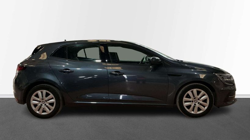 RENAULT MEGANE IV BERLINE 2022 - Photo n°4