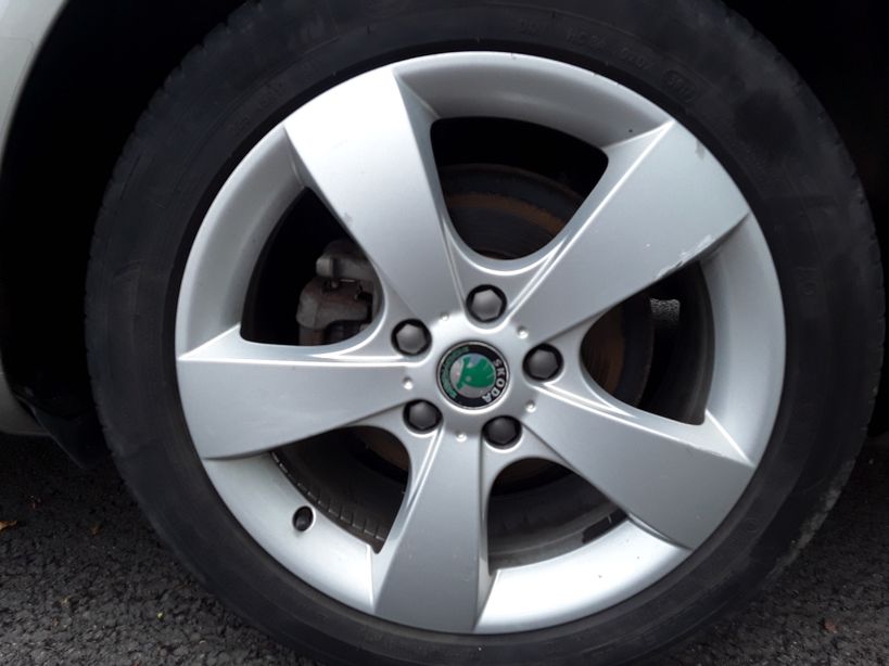 SKODA OCTAVIA COMBI 2012 - Photo n°4