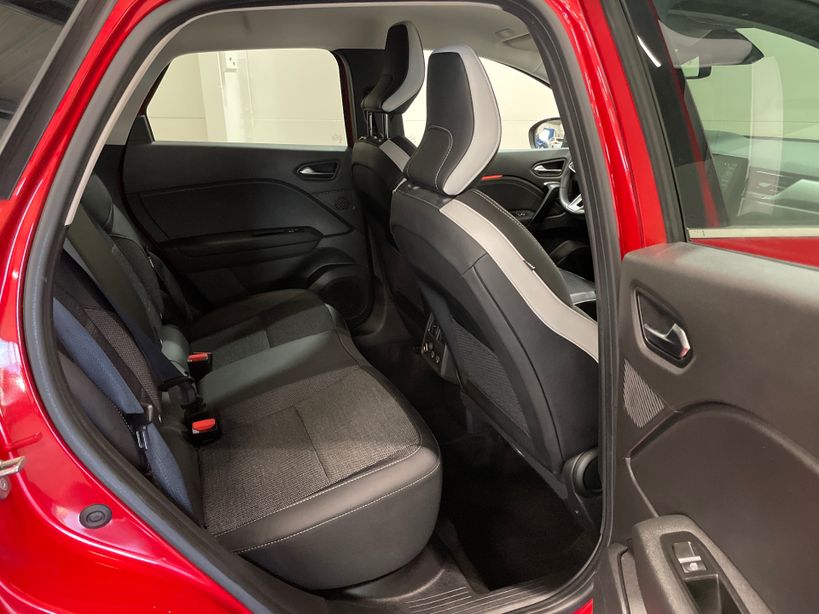 RENAULT CAPTUR 2023 - Photo n°8