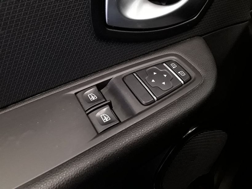 RENAULT CLIO IV ESTATE 2017 - Photo n°27