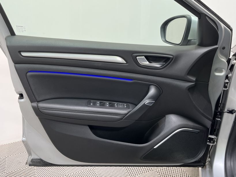 RENAULT MEGANE IV BERLINE BUSINESS 2021 - Photo n°32