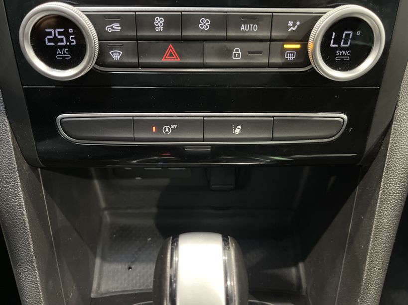RENAULT MEGANE IV ESTATE 2021 - Photo n°17