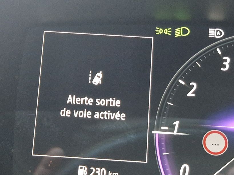 RENAULT MEGANE IV BERLINE 2023 - Photo n°22