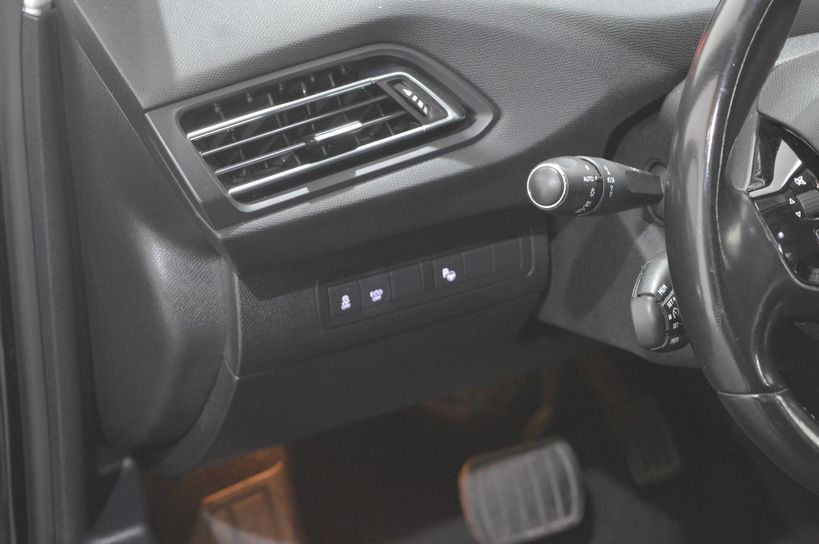 PEUGEOT 308 SW 2015 - Photo n°10