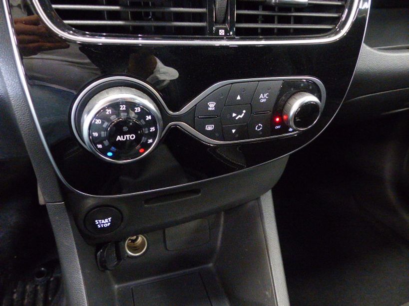 RENAULT CLIO IV 2018 - Photo n°17