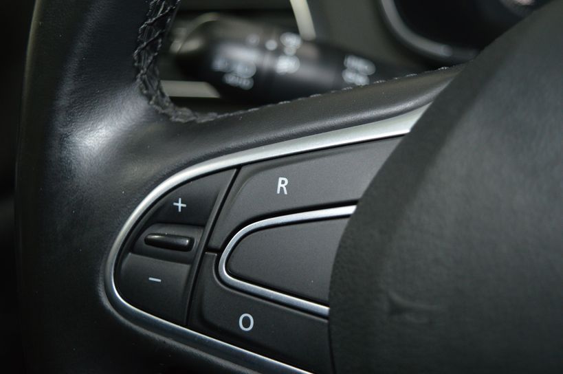 RENAULT MEGANE IV BERLINE 2018 - Photo n°27