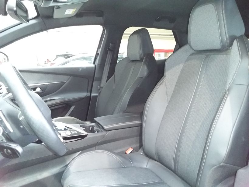 PEUGEOT 3008 2019 - Photo n°10