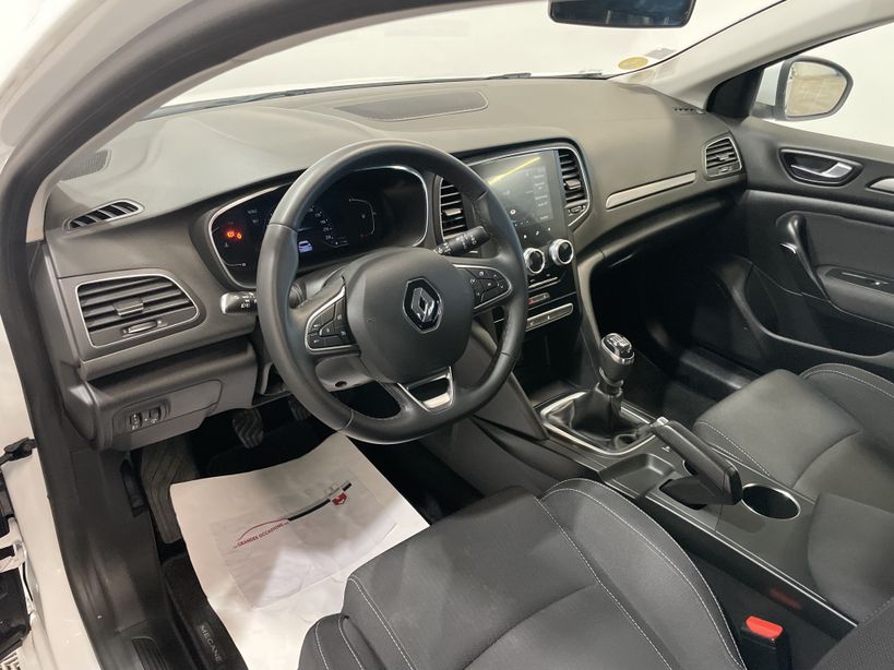 RENAULT MEGANE IV BERLINE 2021 - Photo n°12