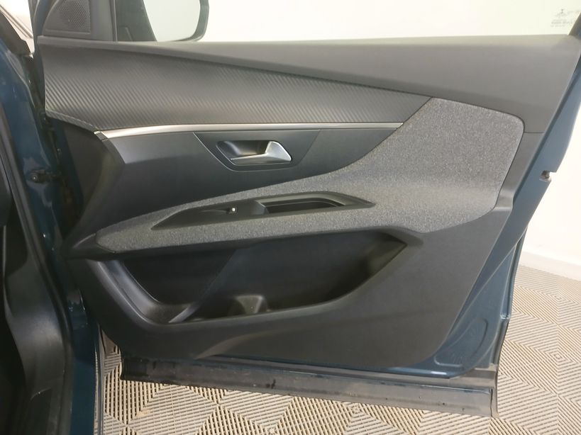 PEUGEOT 3008 2022 - Photo n°10