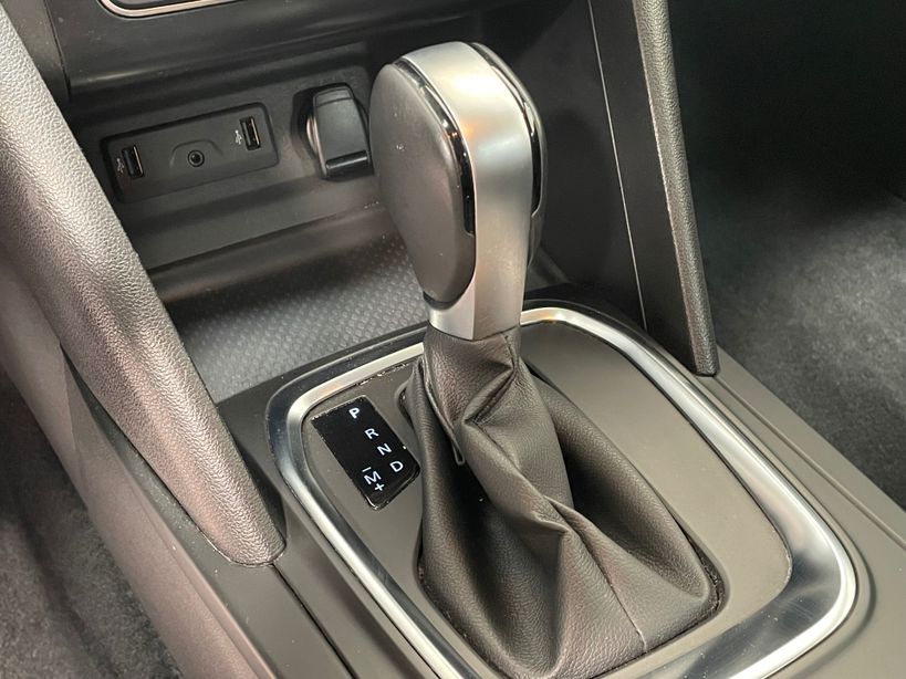 RENAULT MEGANE IV BERLINE BUSINESS 2020 - Photo n°17