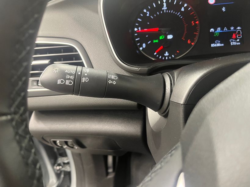 RENAULT MEGANE IV BERLINE 2022 - Photo n°14