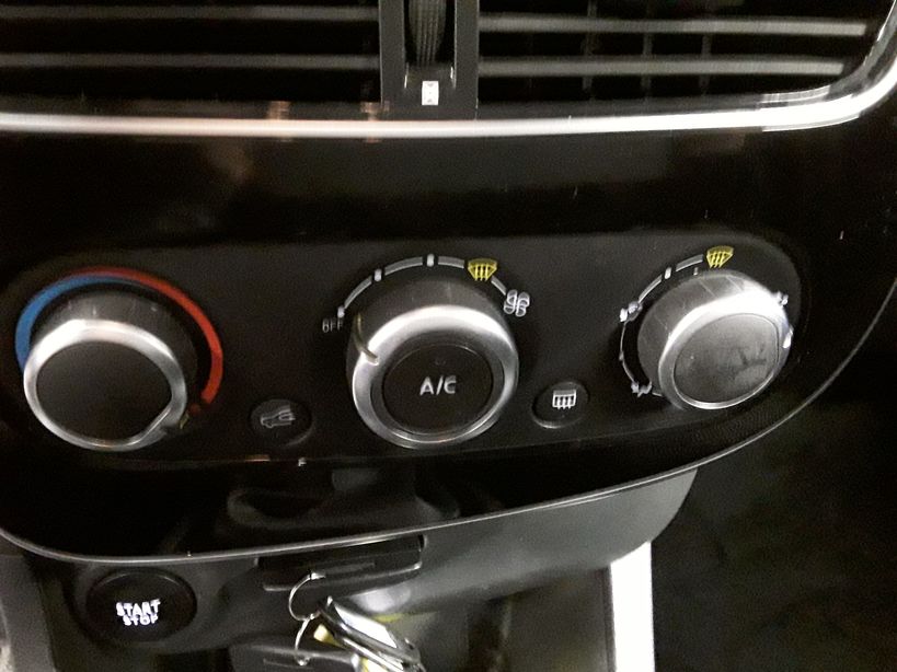 RENAULT CLIO IV BUSINESS 2017 - Photo n°17