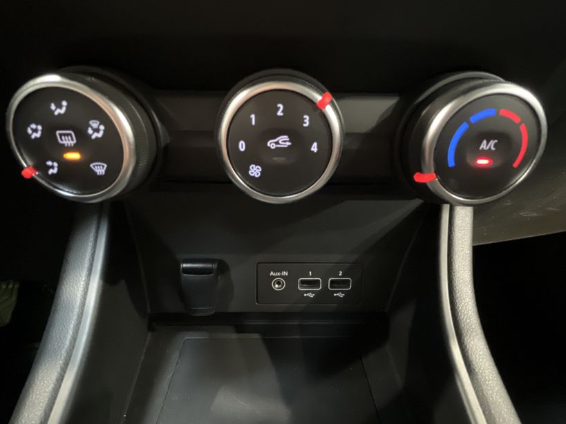 RENAULT CAPTUR 2021 - Photo n°17