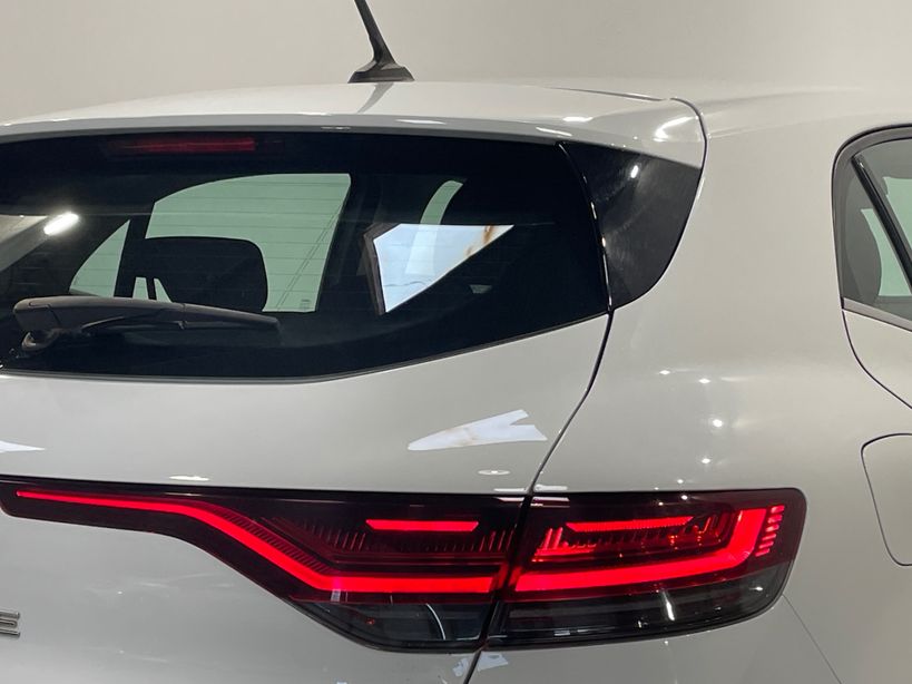 RENAULT MEGANE IV BERLINE 2021 - Photo n°8