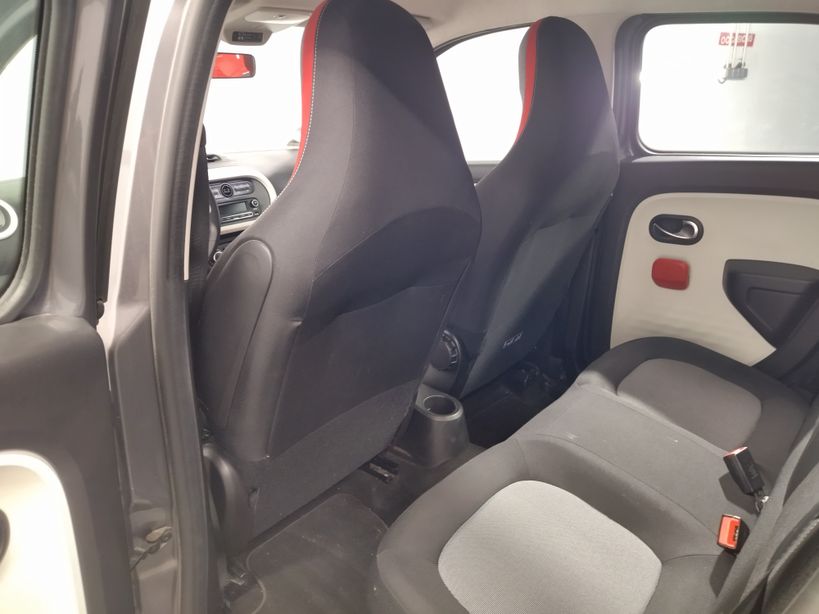 RENAULT TWINGO III 2016 - Photo n°21