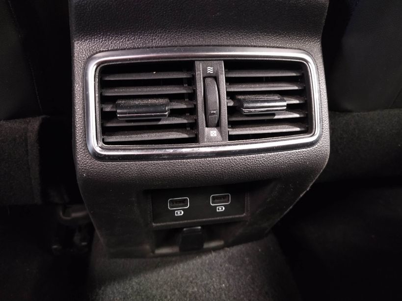 RENAULT MEGANE IV BERLINE BUSINESS 2021 - Photo n°22