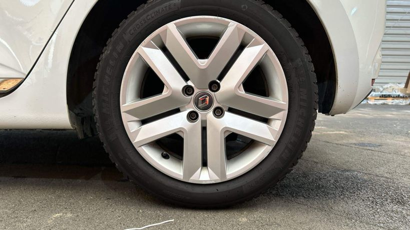 RENAULT CLIO V 2021 - Photo n°5