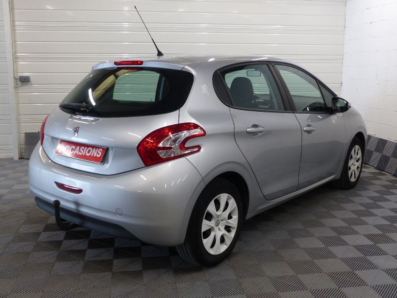 PEUGEOT 208 2014 - Photo n°17