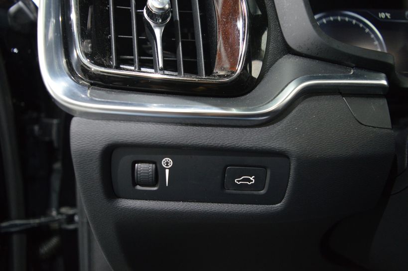 VOLVO V60 BUSINESS 2018 - Photo n°13