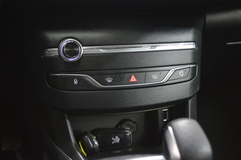 PEUGEOT 308 SW 2015 - Photo n°17